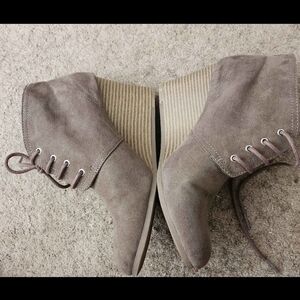 Stylish Gray Wedge Ankle Boots By Arizona